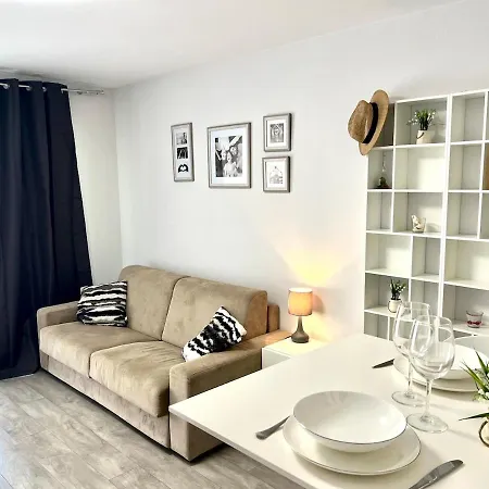 Monaco Border, 2-room Josephine, Pool, Rickeys Beausoleil
