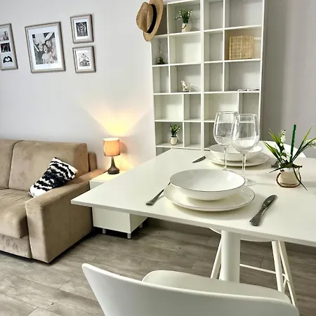 Monaco Border, 2-room Josephine, Pool, Rickeys *